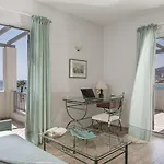 Poseidon Of Paros & 5* Chrisi Akti (Paros)