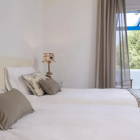 Poseidon Of Paros & Hotell Chrisi Akti (Paros)