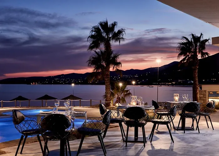 ホテル Poseidon Of Paros & 5*